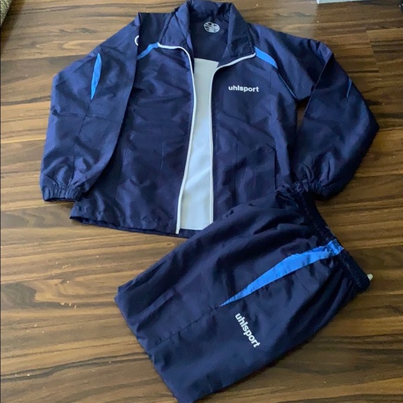 It’s jacket and matching pants - Picture 1 of 3